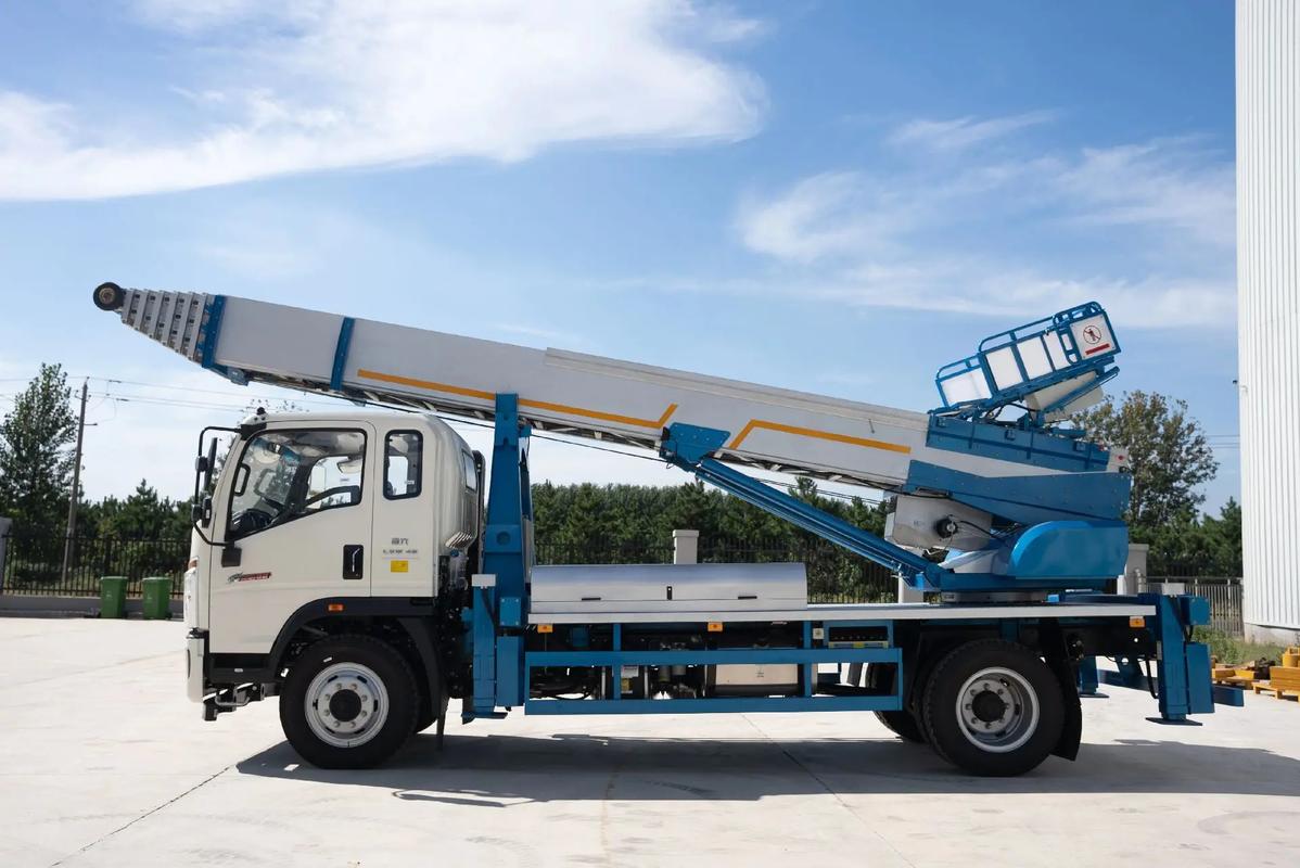 理县云梯上料车租赁费用