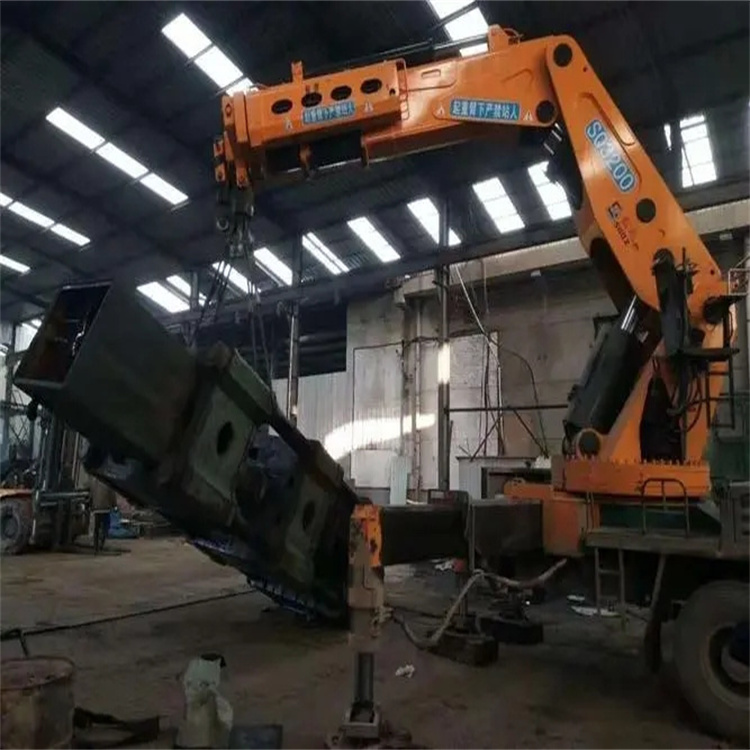 理县130吨折臂吊车出租吊机租赁附近电话