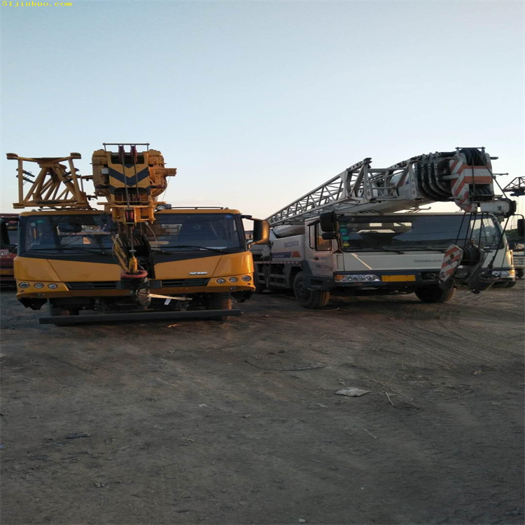 理县吊车吊挖机正确办法